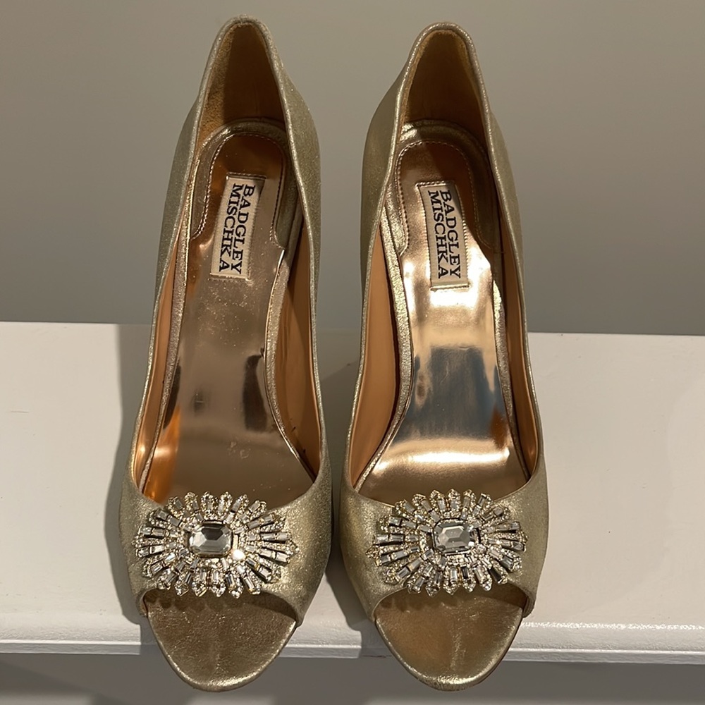 Badgley Mischka Gold Open Toe Pumps